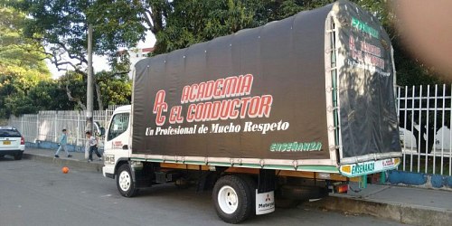 ACADEMIA DE CONDUCCION EL CONDUCTOR