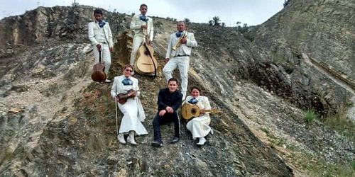 MARIACHI IMPERIAL AZTECA ABRAZO MEXICANO