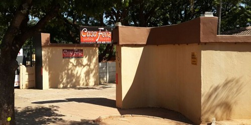 Casa Feliz Guesthouse Pub & Grill Mokopane