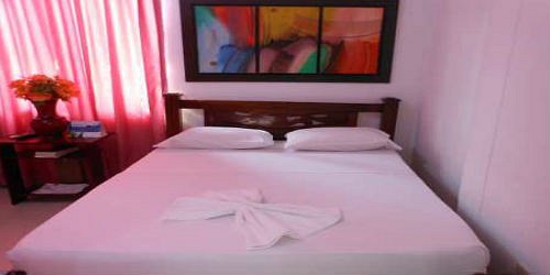 HOTEL PUERTA DEL OESTE