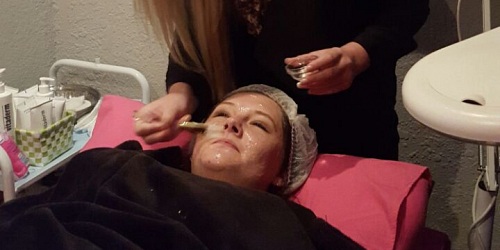 YOLLIE's HAIR & BEAUTY