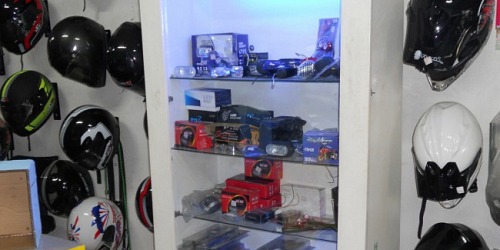 CASCOS Y ACCESORIOS CALLE