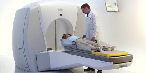 GAMMA KNIFE -Cirugía No Invasiva