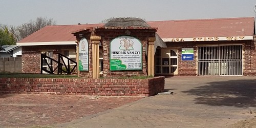 HENDRIK VAN ZYL FINANSIëLE DIENSTE (Pty)