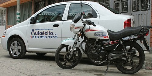 Centro de Enseñanza Automovilistica Autoexito S.A.S