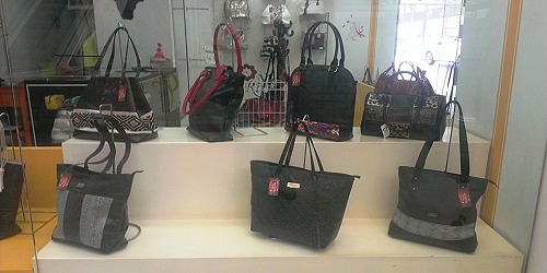 MONICA RIVADENEIRA BOLSOS Y ACCESORIOS CARTERAS CUERO CALI