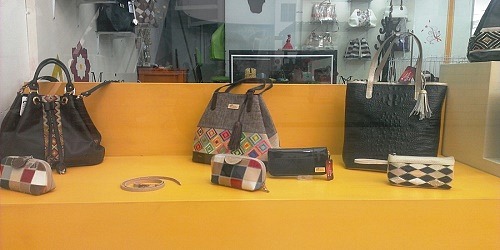 MONICA RIVADENEIRA BOLSOS Y ACCESORIOS CARTERAS CUERO CALI