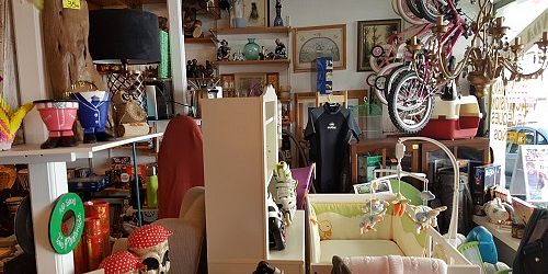 LOS TESOROS DE JALA. Tienda de Artículos de Segunda Mano