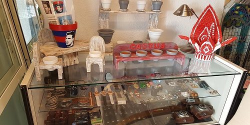 LOS TESOROS DE JALA. Tienda de Artículos de Segunda Mano