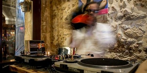 ALL SEASONS MUSIC BAR 