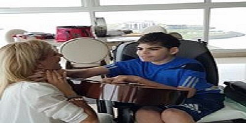 MUSICOTERAPEUTA SANDRA SCHVETZ