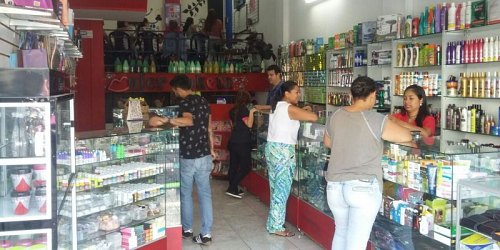 MUJER KOKETA