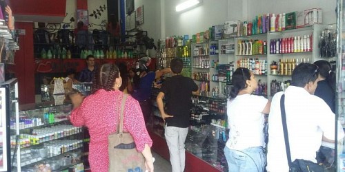 MUJER KOKETA