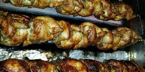 ASADORES  PINEDA. Asador de Pollos. Comida para Llevar.