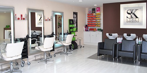 ACADEMIA DE BELLEZA Y PELUQUERIA CAPILL-FRANCE