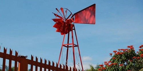 Die Rooi Windpomp Polokwane