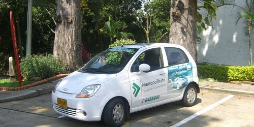 ACADEMIA DE AUTOMOVILISMO METROPOLITANA
