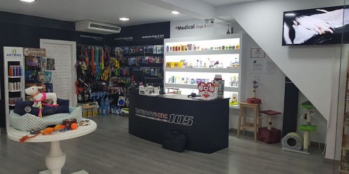 TERRANOVACNC105.  Piensos para Perros y Gatos. Peluquería 