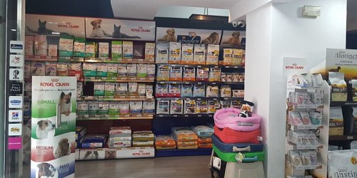 TERRANOVACNC105.  Piensos para Perros y Gatos. Peluquería 