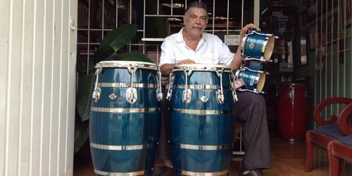INSTRUMENTOS DE PERCUSSION EL PIERNAS