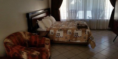 COUNTRY BLUE LUXURY ACCOMMODATION