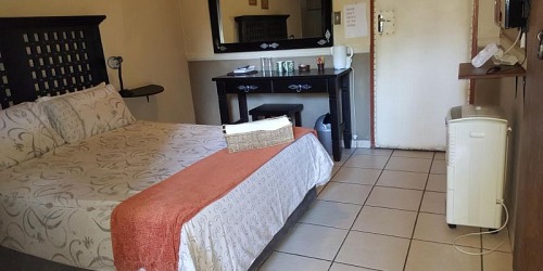 DE PLAAS GASTEHUIS / GUESTHOUSE