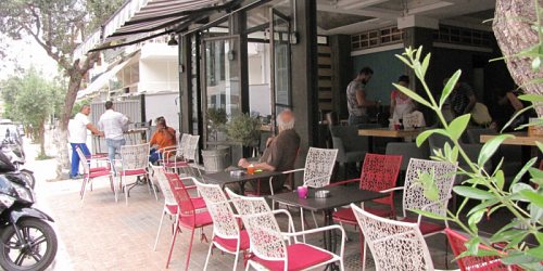 ΡΑΚΟ ΠΛΑΤΕΙΑ  ΚΑΦΕ ΜΕΖΕΔΟΠΩΛΕΙΟ ΛΕΛΑΣ ΑΙΓΑΛΕΩ