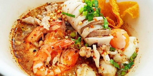 ลำลำลับแล เมืองใหม่ชลบุรี ก๋วยเตี๋ยวต้มยำสูตรพริกเผา 200 ปี 