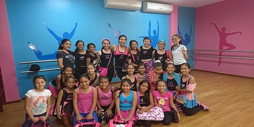 ESTUDIO DE DANZAS Y MODELAJE CHRISTEL Y GYSLAINE COBOS