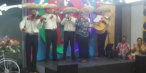 LUZ NELCY Y SU MARIACHI AMERICA