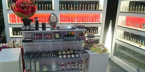 FRAGANCES & COLORS