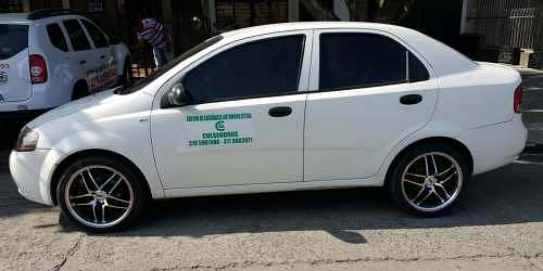 ESCUELA DE AUTOMOVILISMO COLSEGUROS