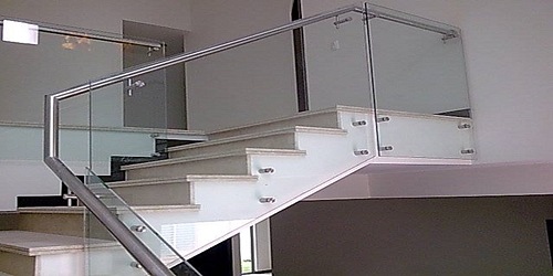 INVIDRIOS INDUSTRIA DE VIDRIO TEMPLADO EN MACHALA