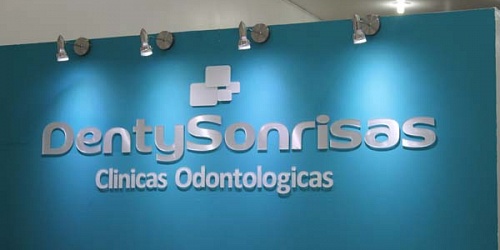 CLINICAS ODONTOLOGICAS DENTYSONRISAS