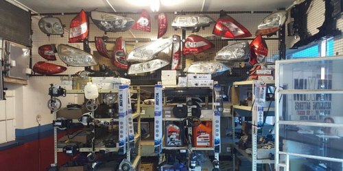 Derricks Auto Parts