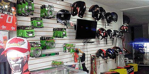 Cascos y Accesorios AT Store