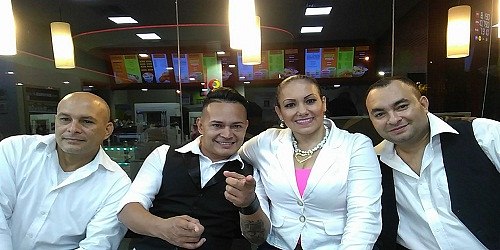 GRUPO MUSICAL A y C
