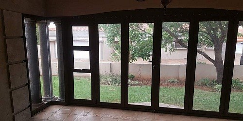 WVZ ALUMINIUM & GLASS