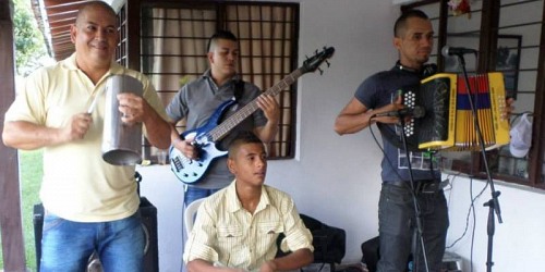 GRUPO MUSICAL FURIA VALLENATA