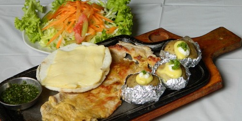 Restaurante y Parrilla La 80
