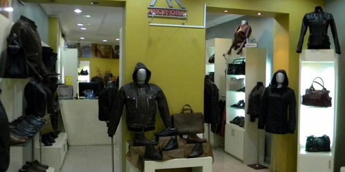 FABRICA DE ARTICULOS DE CUERO EN CUENCA. AKCESORIA
